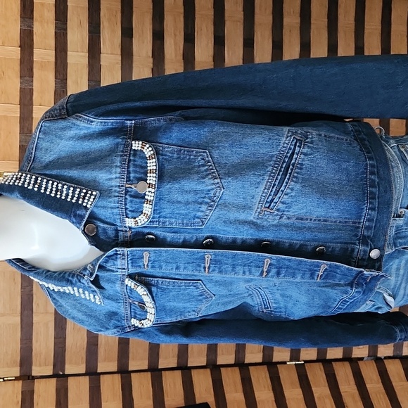 Beaded jean jacket - Picture 6 of 11